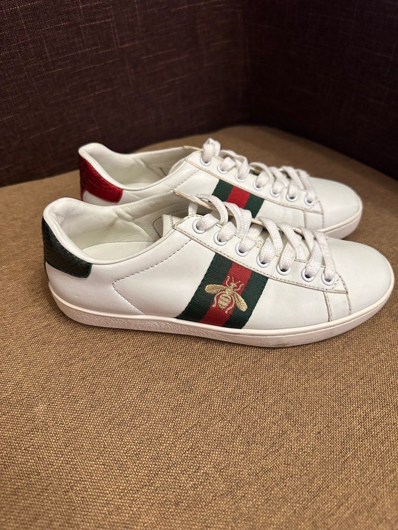 Gucci Sneakers (Category: Sneakers) located in Bato. Submitted by babylaarni26255 (Listing ID 1322572718, Image 1). Description: Source from Japan Ukay Coded.