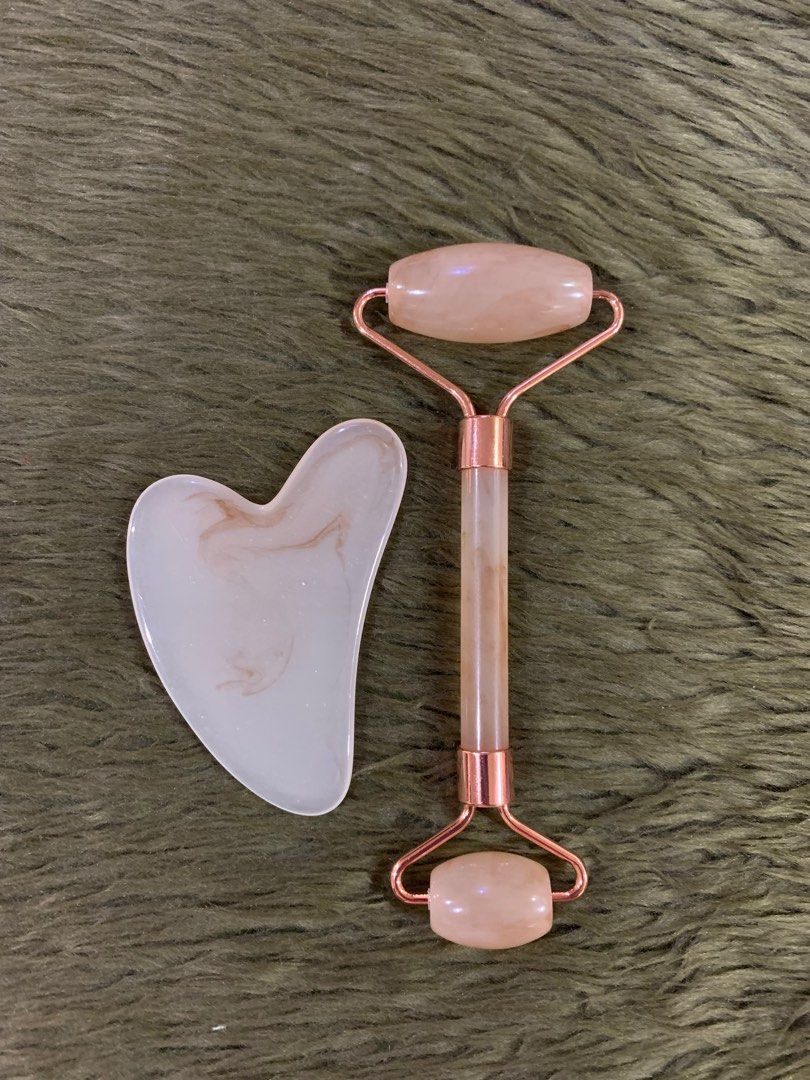 Jade roller & Face guasha (Rose Quartz) (Category: Face Care) located in Quezon City. Submitted by jaianaapura (Listing ID 1322592482, Image 1). Description: .