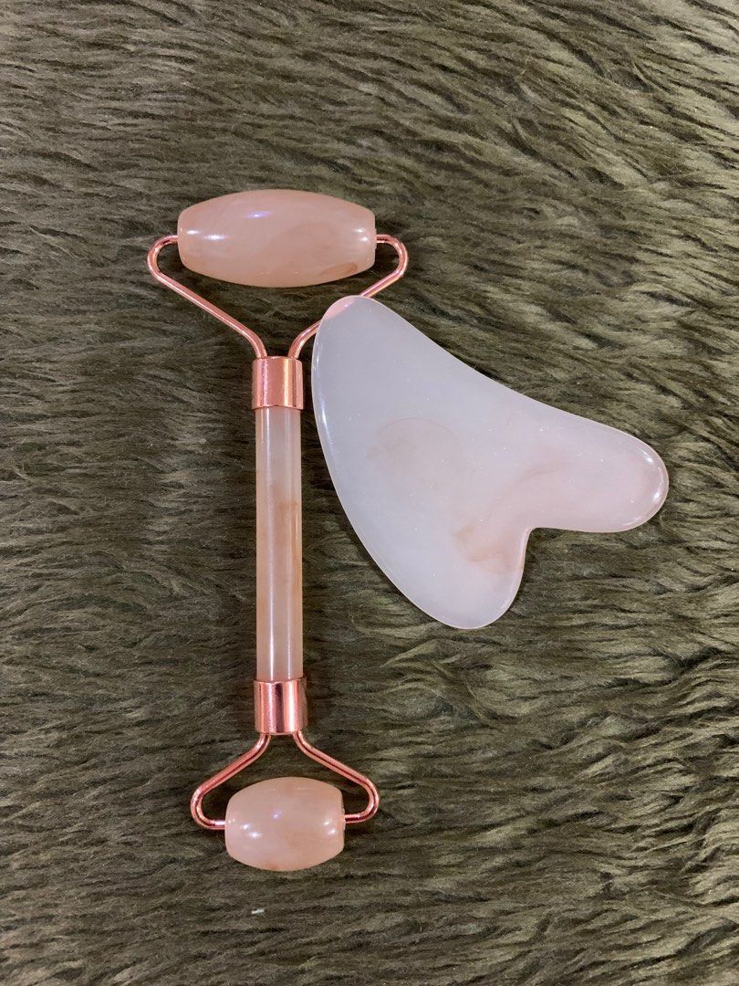 Jade roller & Face guasha (Rose Quartz) (Category: Face Care) located in Quezon City. Submitted by jaianaapura (Listing ID 1322592482, Image 2). Description: .