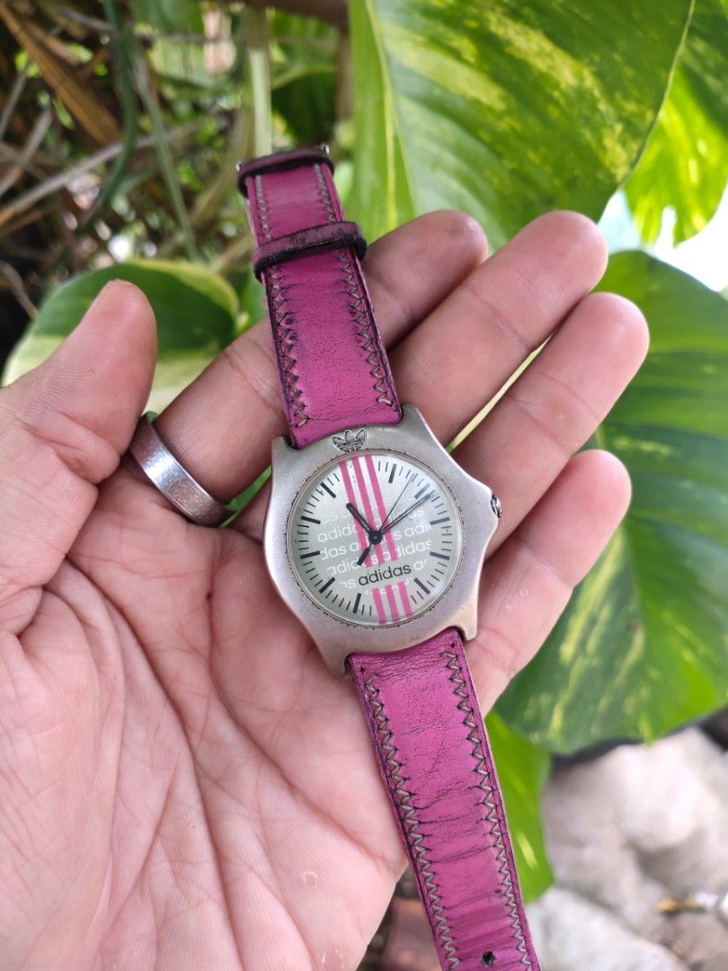 Jam tangan Adidas Kembang vintage Barang Mewah Jam Tangan di Carousell