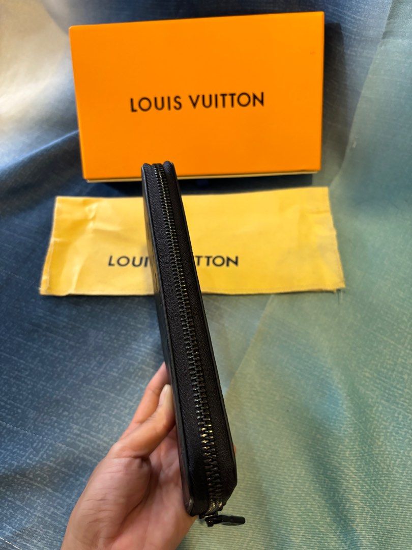 JP Preloved Lv embossed Wallet (Category: Luxury Bags & Wallets) located in Cebu City. Submitted by day.98 (Listing ID 1322603706, Image 3). Description: selectees from japan surplus genuine leather with box no flaws coded.
