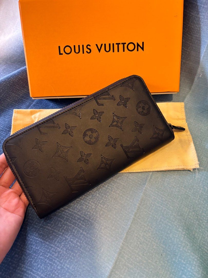 JP Preloved Lv embossed Wallet (Category: Luxury Bags & Wallets) located in Cebu City. Submitted by day.98 (Listing ID 1322603706, Image 2). Description: selectees from japan surplus genuine leather with box no flaws coded.