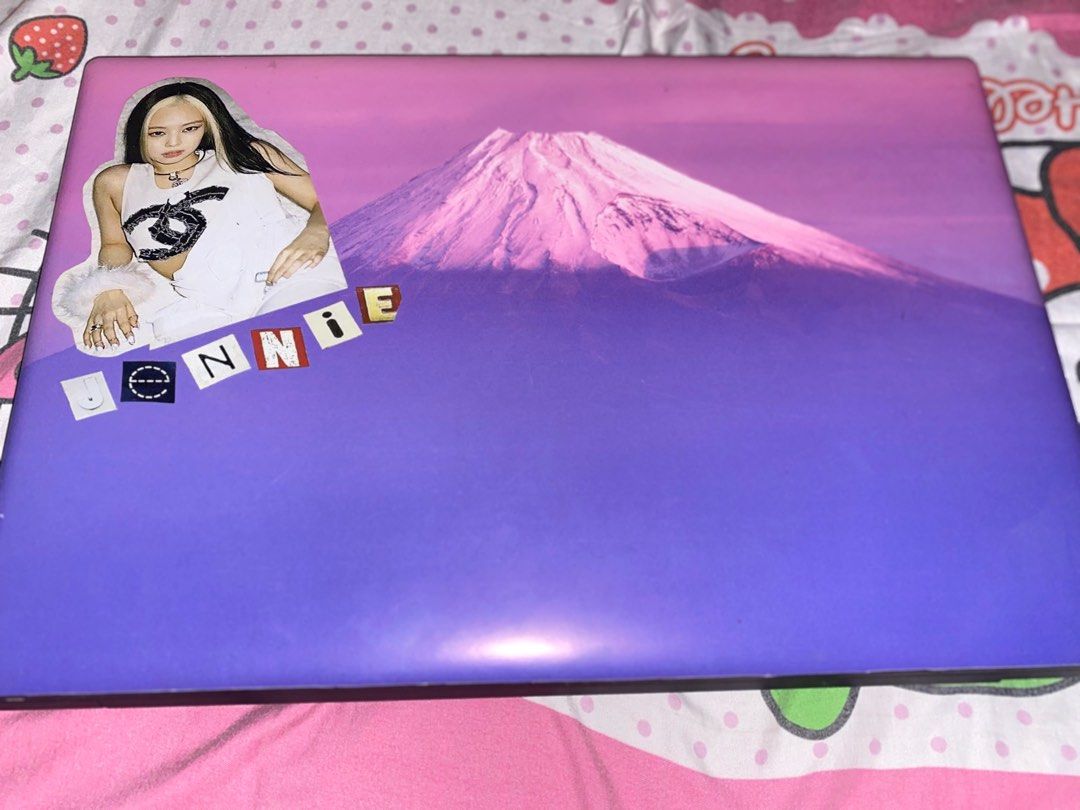 Lenovo Ideapad/Lenovo Laptop (Category: Laptops & Notebooks) located in Manila. Submitted by _ayish21 (Listing ID 1322710754, Image 1). Description: bigay ko po mas mababa pa sa price.