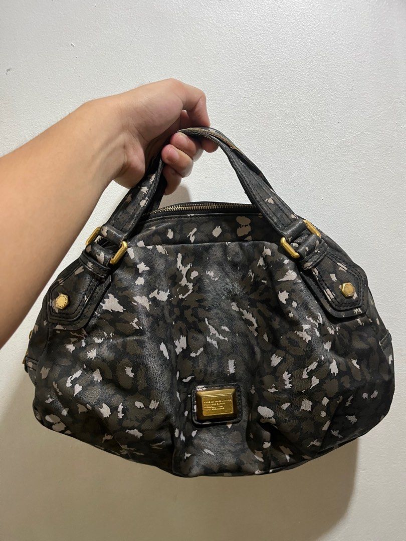 Marc by Marc Jacobs Handbag (Category: Shoulder Bags) located in Manila. Submitted by etcetero (Listing ID 1322652442, Image 1). Description: - Product color may slightly vary due to photographic lighting sources. You may however request for additional photos/videos via PM. - With long strap..