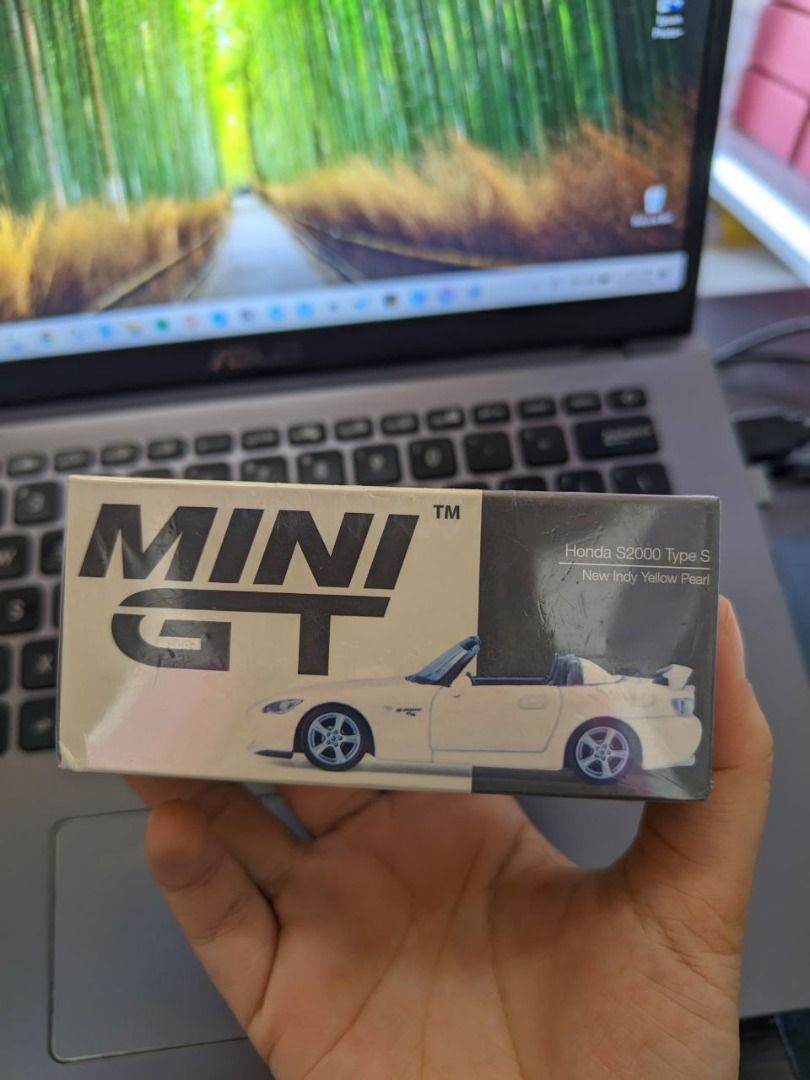 MINI GT Honda S2000 Type S (Category: Vehicle & Diecast Models) located in Valenzuela. Submitted by onhoco (Listing ID 1210336748, Image 3). Description: MINI GT Honda S2000 Type S New Indy Yellow Pearl MGT00282-R RHD *Faded po yung box kasi na expose sa init sa display*.