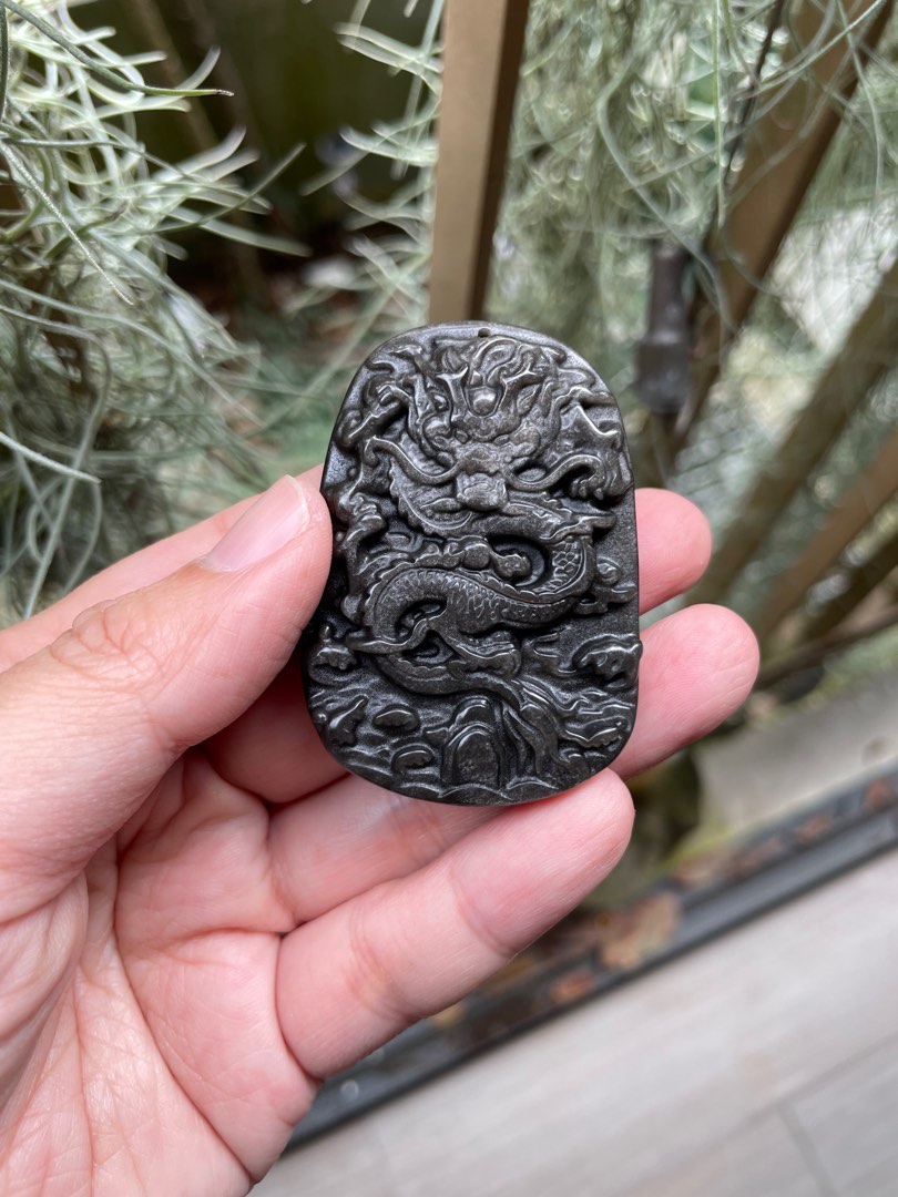 Obsidian dragon pendant top