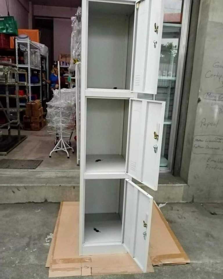 Single 3 Door Steel Locker, Furniture & Home Living, Office Furniture ...