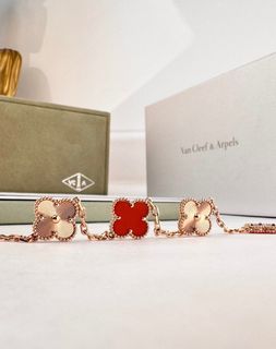 （分類：）位於 。 由 chloe_luxury_vca 提交（商品編號 1322701180，圖片 1）。簡介： 。