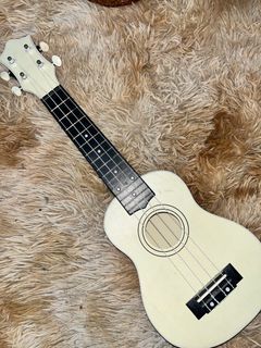 White Soprano 21 Inch Ukelele