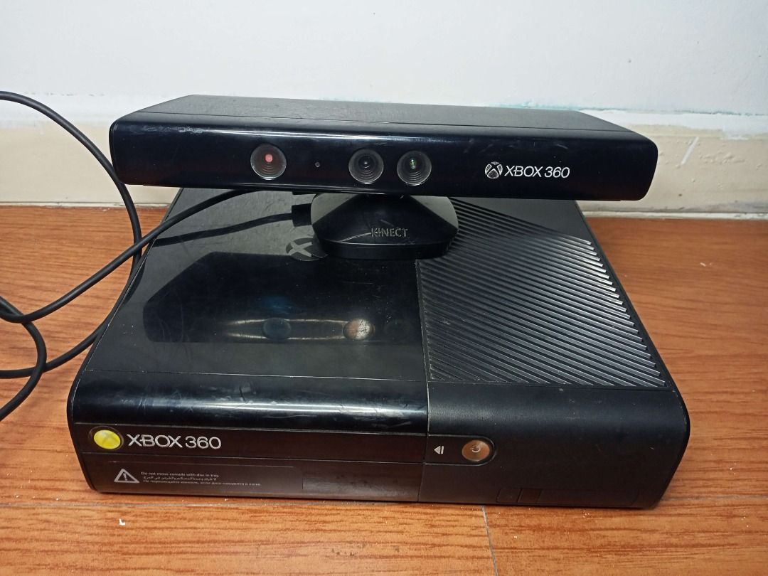 Xbox 360 Console with Kinect Sensor Wireless Controllers Power Supply ...