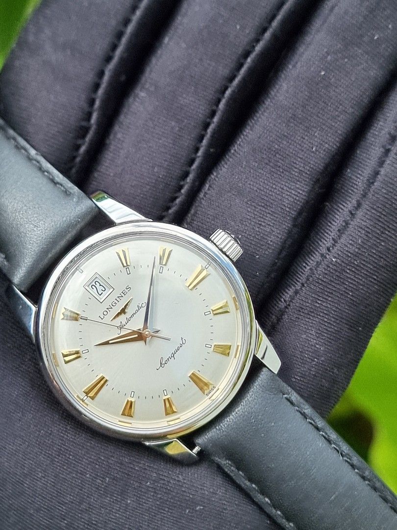 [2022] LONGINES HERITAGE CONQUEST L16114752 16114752 L1.611.4.75.2 (Category: Watches) located in Singapore. Submitted by rollieinthedeep (Listing ID 1317905506, Image 3). Description: Fire sale 🔥 cheapest in SG! Price firm ! non nego set ! priced to clear ! Welcome trade in! Will reply all enquiries! [2022] LONGINES HERITAGE CONQUEST L16114752 16114752 LIKE NEW Dated: MARCH 2022 (5 YEARS INTERNATIONAL AGENT WARRANTY TILL MARCH 2027) Dial: SILVE