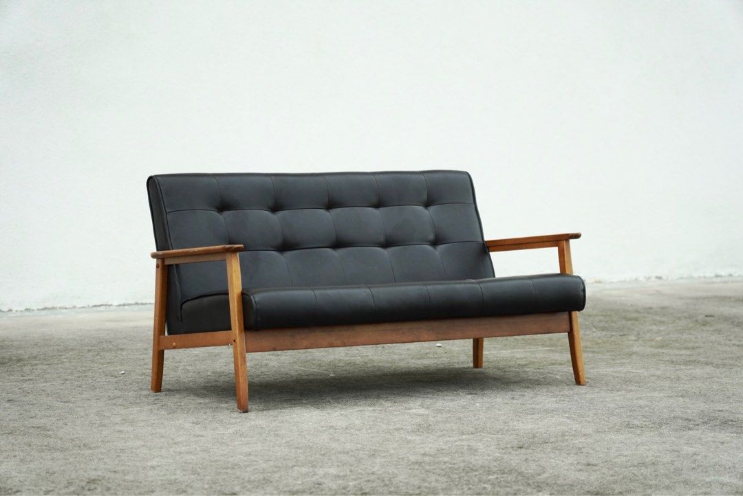 2 Seater Vintage Sofa Retro Modern (Category: Sofas) located in Bulacan. Submitted by rock_off.thriftshop.ph (Listing ID 1317979676, Image 1). Description: L: 134 cm H: 70 W: 65 Unit is in good used condition. Dm to inquire 📩.
