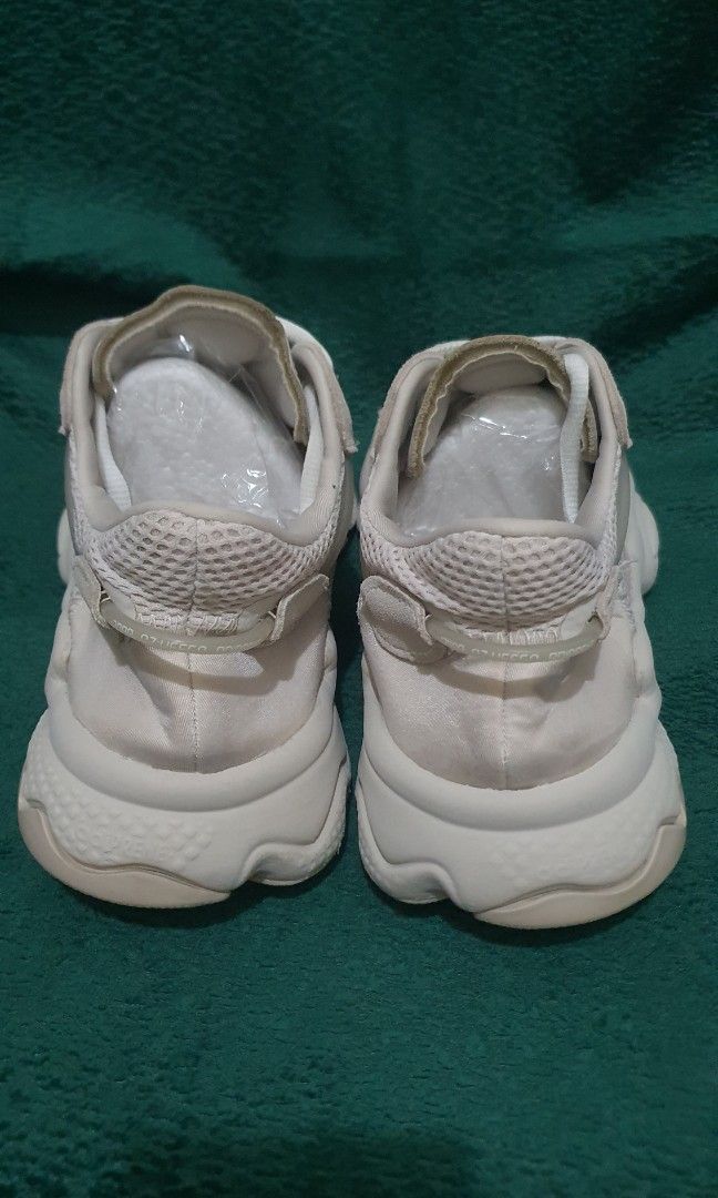 adidas Ozweego Chalk Pearl FY2023 Fesyen Pria Sepatu Sneakers di Carousell