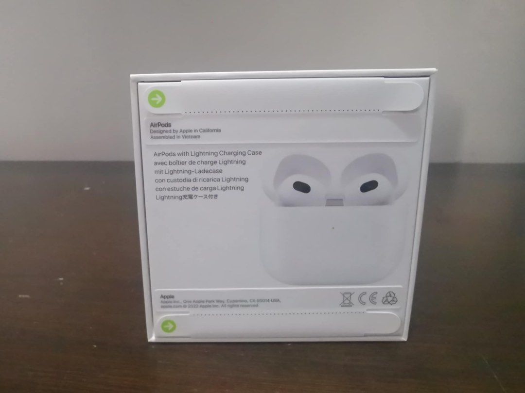 Apple Airpods (3rd generation) (Category: Earphones) located in Manila. Submitted by aretejewelries (Listing ID 1317959623, Image 2). Description: Original apple airpods Gen 3 This came with my mac book order from the education savings of apple. I can show you the receipt of the item for proof of legitimacy. Rfs: I already have my wireless earphones .