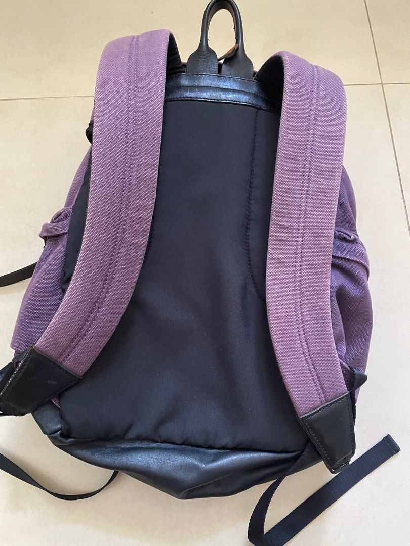 Backpack （分類：手袋及銀包）位於 Hong Kong。 由 recycled23 提交（商品編號 1317920268，圖片 3）。簡介： Agnes b sport backpack , 新舊如圖，有用過的痕跡。。