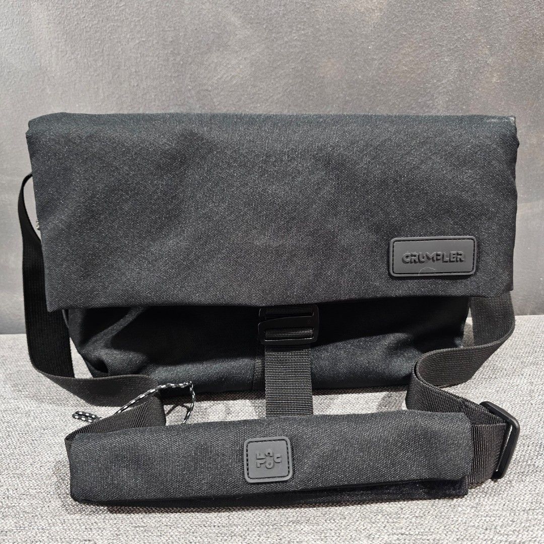 CRUMPLER Shape of Character Messenger V2 Black ORIGINAL, Men's Fashion ...