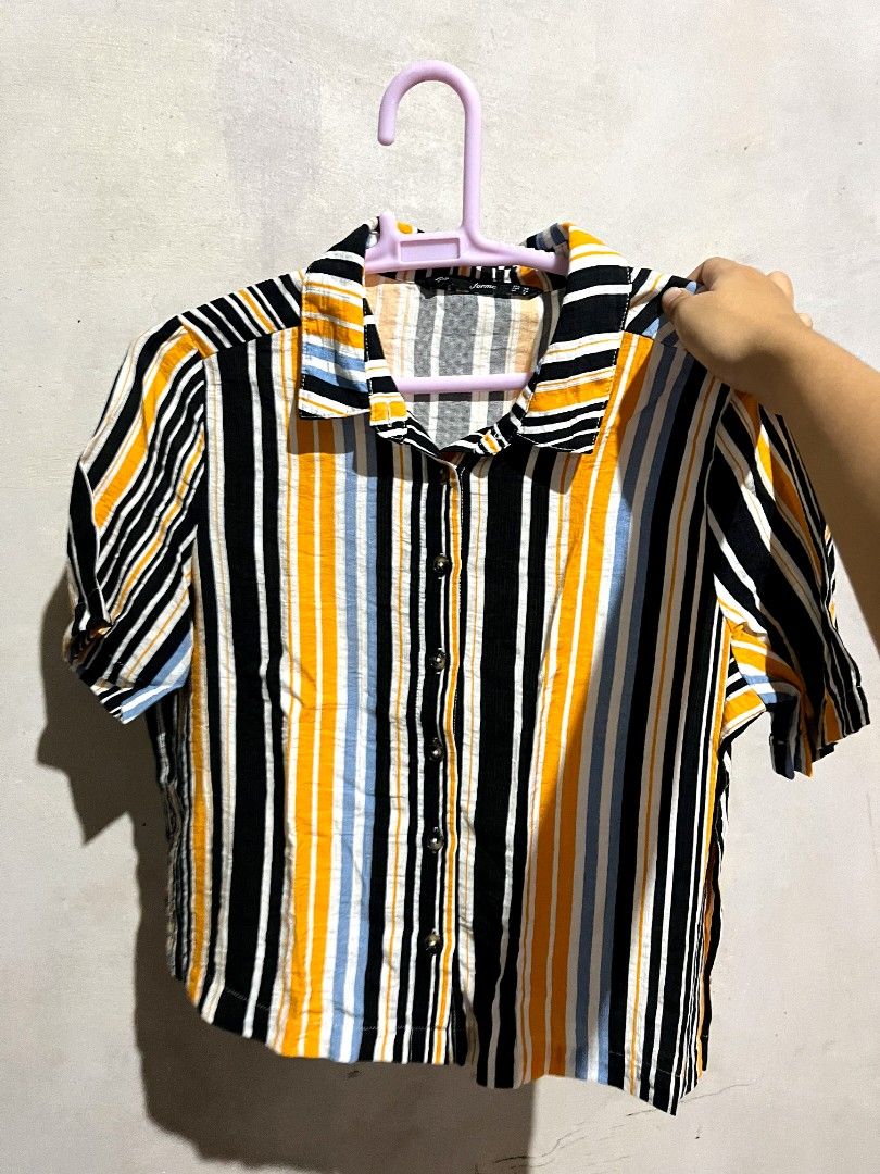 Forme Office Polo Stripes Top (Category: Blouses) located in Pasig City. Submitted by rmfff (Listing ID 1318015432, Image 1). Description: xs on tag but can fit until semi med.
