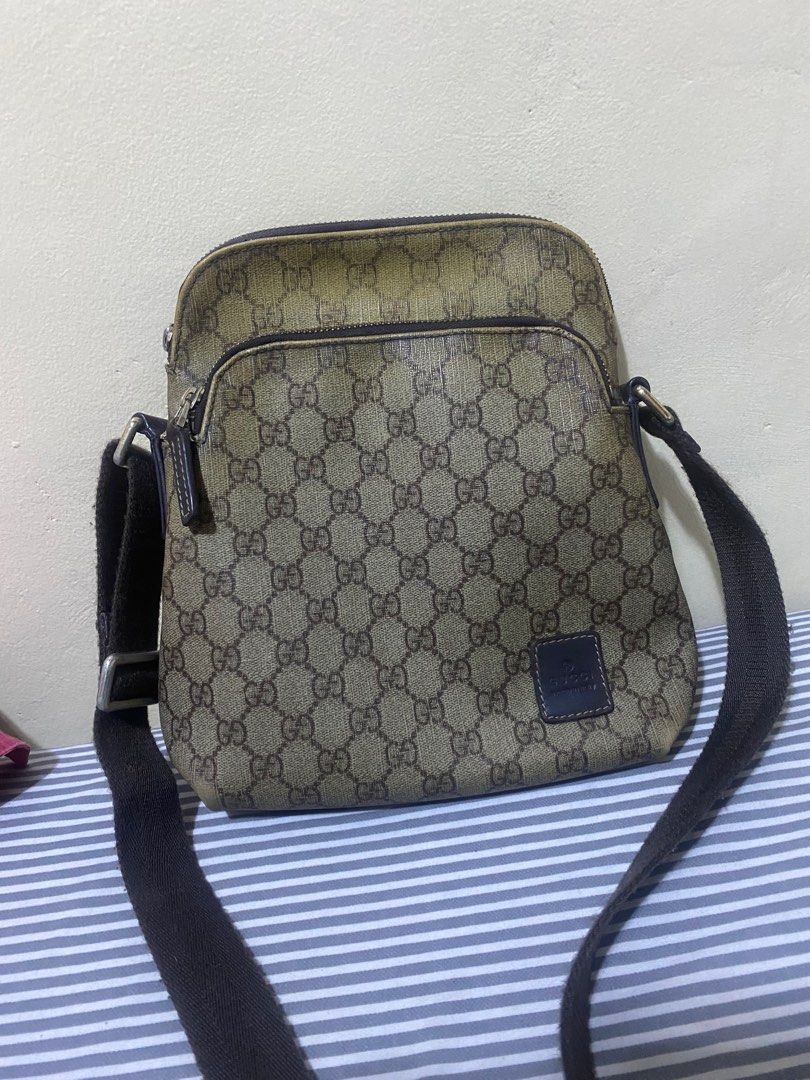 Gucci sling bag