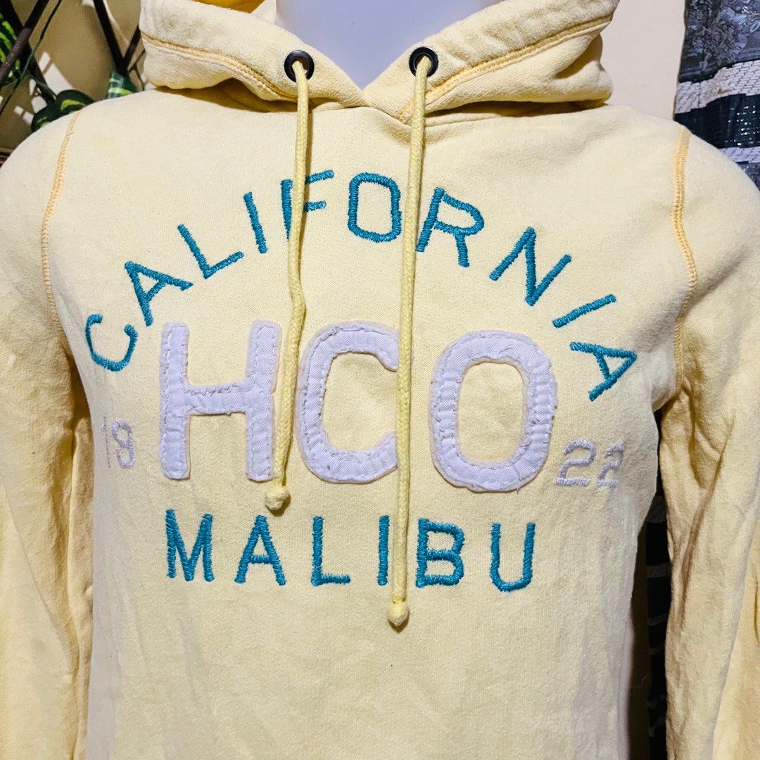 HOLLISTER CALIFORNIA PRINTED PULLOVER SWEATSHIRT HOODIE JACKET VINTAGE BANANA YELLOW MEDIUM 19x24 Women s Fashion Activewear on Carousell