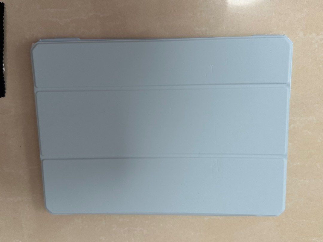 IPad Pro Casing (Category: Other Mobile & Gadget Accessories) located in Singapore. Submitted by reynodlam (Listing ID 1317892208, Image 2). Description: Brand new unused - Free 1 screen protector .