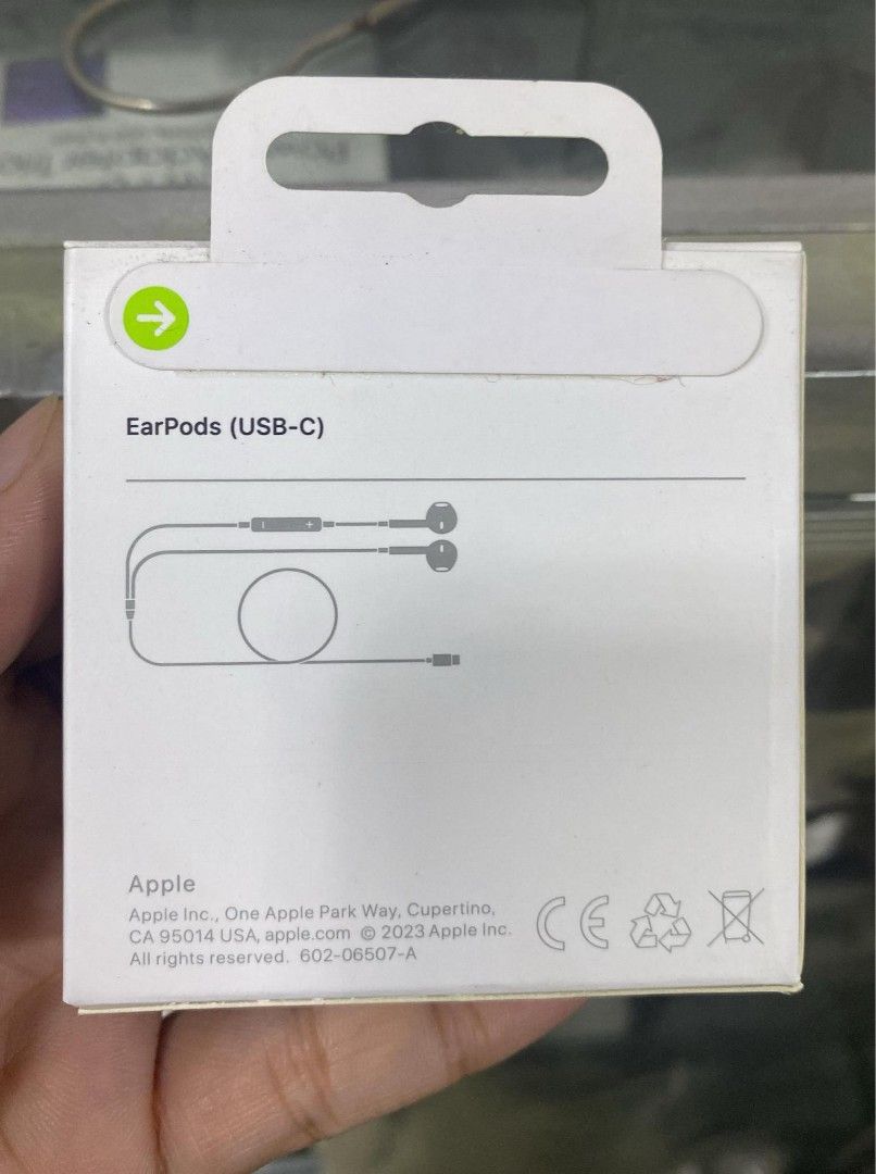 IPHONE 15 PRO MAX EARPODS USB-C (Category: Headphones & Headsets) located in Manila. Submitted by milasgadgetph (Listing ID 1318027807, Image 2). Description: .