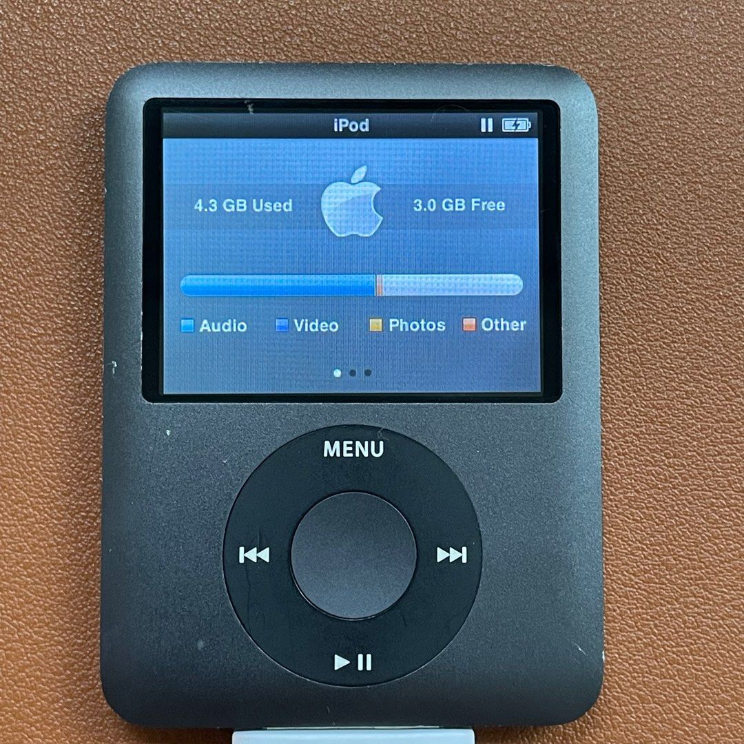 iPod nano 3rd gen 8gb (Category: Portable Music Players) located in Manila. Submitted by pl4y_it_4g4in (Listing ID 1317911375, Image 2). Description: Used Issue battery (kailangan naka plug sa charger or power bank) 8gb With songs and charger cord .