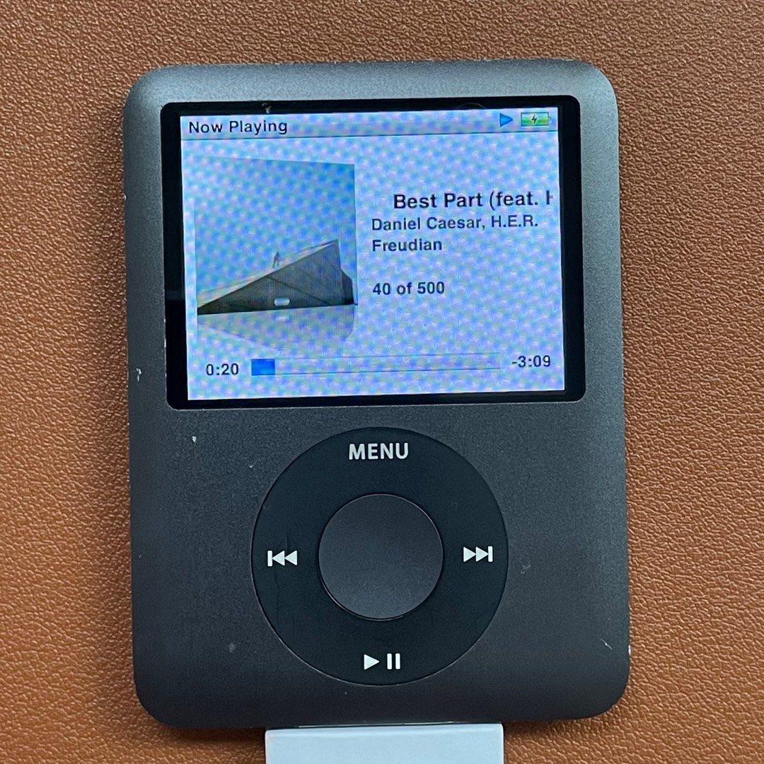 iPod nano 3rd gen 8gb (Category: Portable Music Players) located in Manila. Submitted by pl4y_it_4g4in (Listing ID 1317911375, Image 3). Description: Used Issue battery (kailangan naka plug sa charger or power bank) 8gb With songs and charger cord .