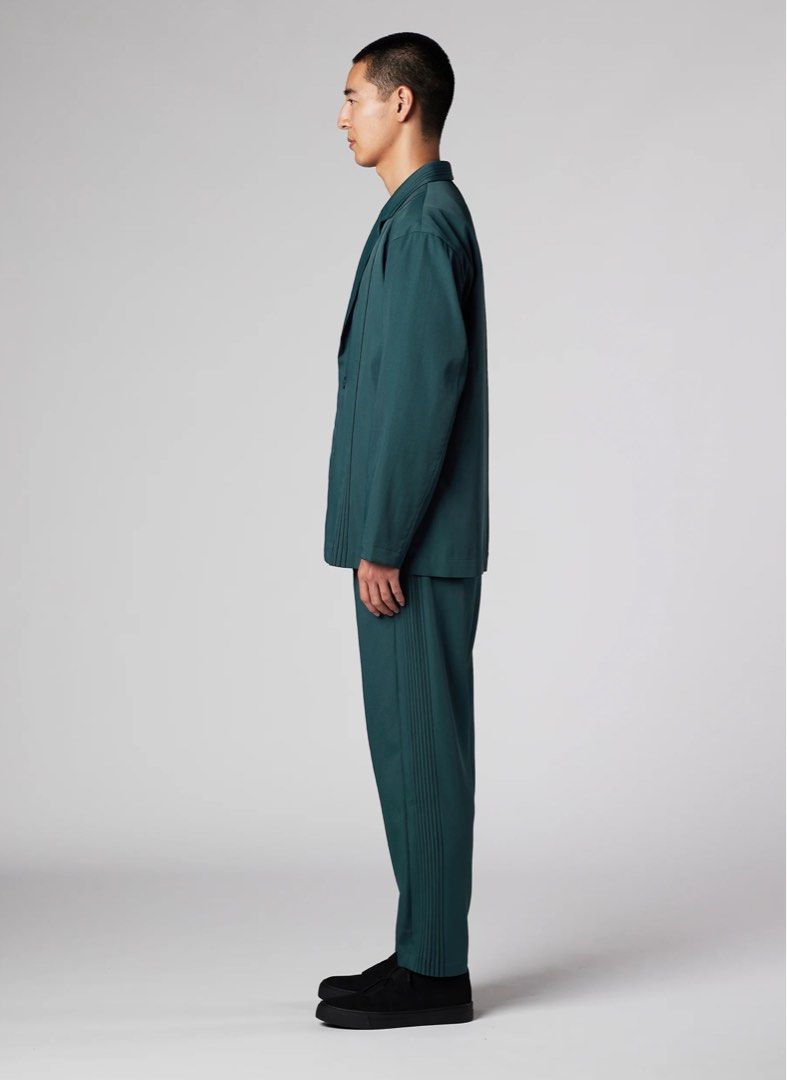 Issey Miyake Homme Plisse IM MEN AIR PLEATS, 名牌, 服裝- Carousell