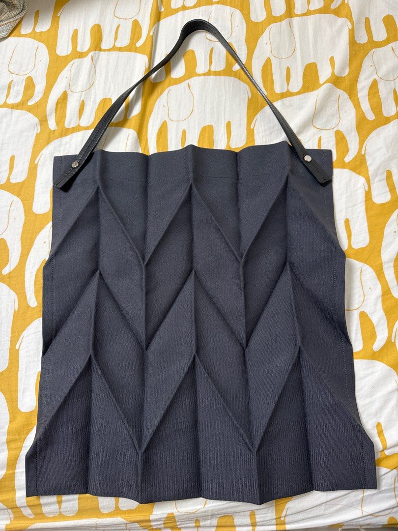 Issey Miyake x iittala 袋, 名牌, 手袋及銀包- Carousell