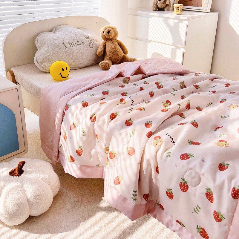 Kid’s Tencel blanket (Category: Bedding & Towels) located in Singapore. Submitted by mindy_li (Listing ID 1317894039, Image 1). Description: The material is super soft and comfortable, nice to touch~ good to kid’s skin. Size: 1.1mx1.5m Cute design!.
