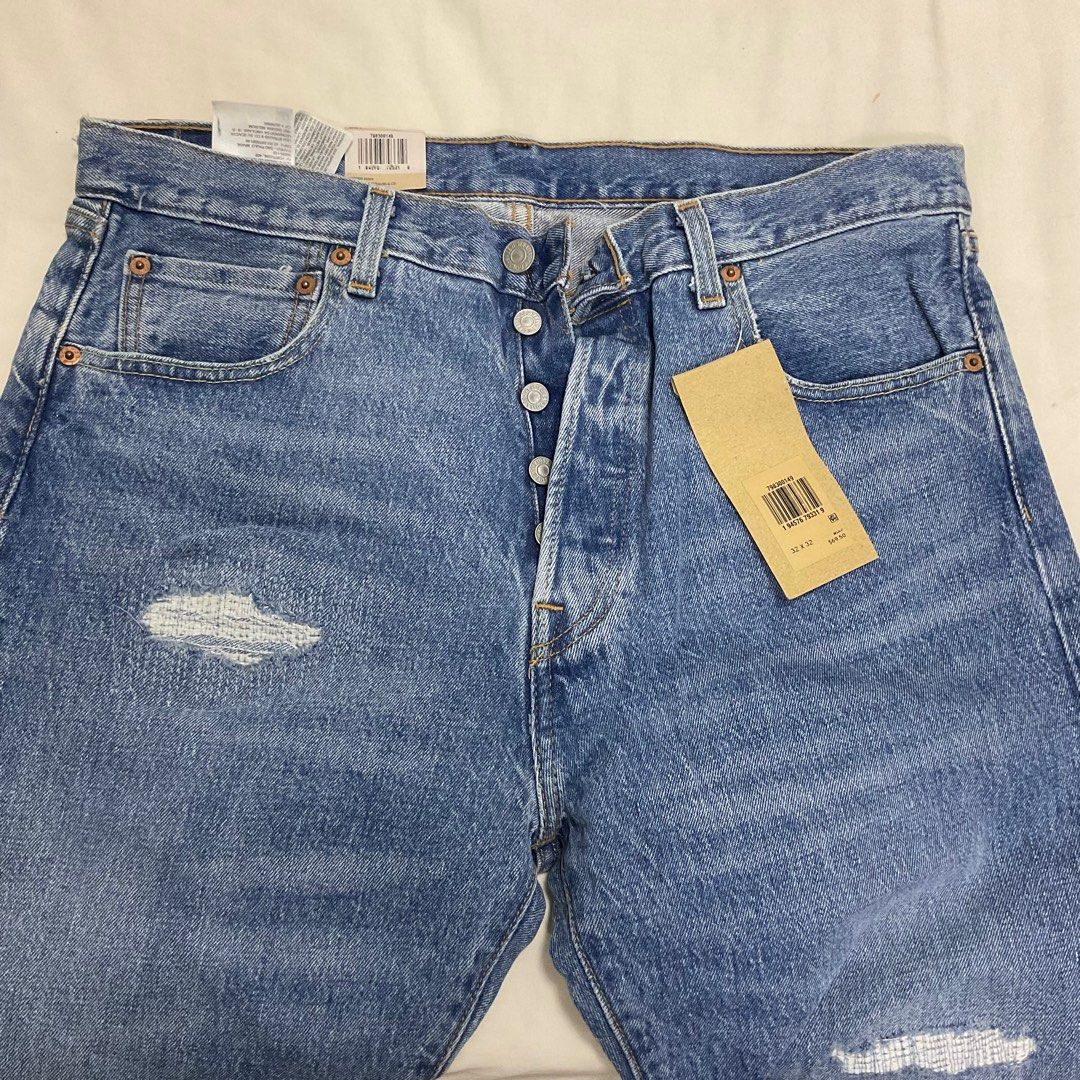 Levis 501 Denim Pants '93 Straight (Category: Jeans) located in Pasig City. Submitted by niniky.a (Listing ID 1317968442, Image 1). Description: w32 x l32.