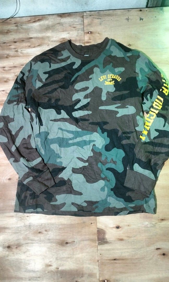 Levis army t shirt top