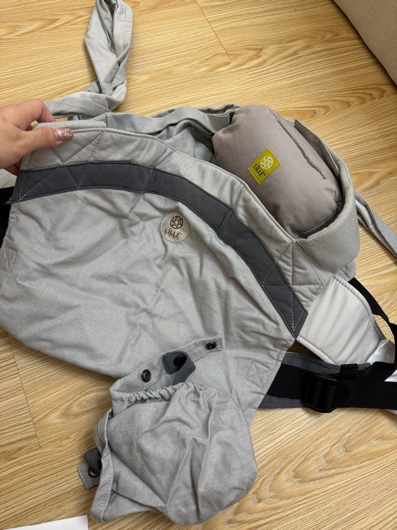 Lille Light Baby Carrier (Category: Carriers & Slings) located in Daet. Submitted by clothandthingsph (Listing ID 1317918220, Image 1). Description: DM me if you want more detailed photo :).