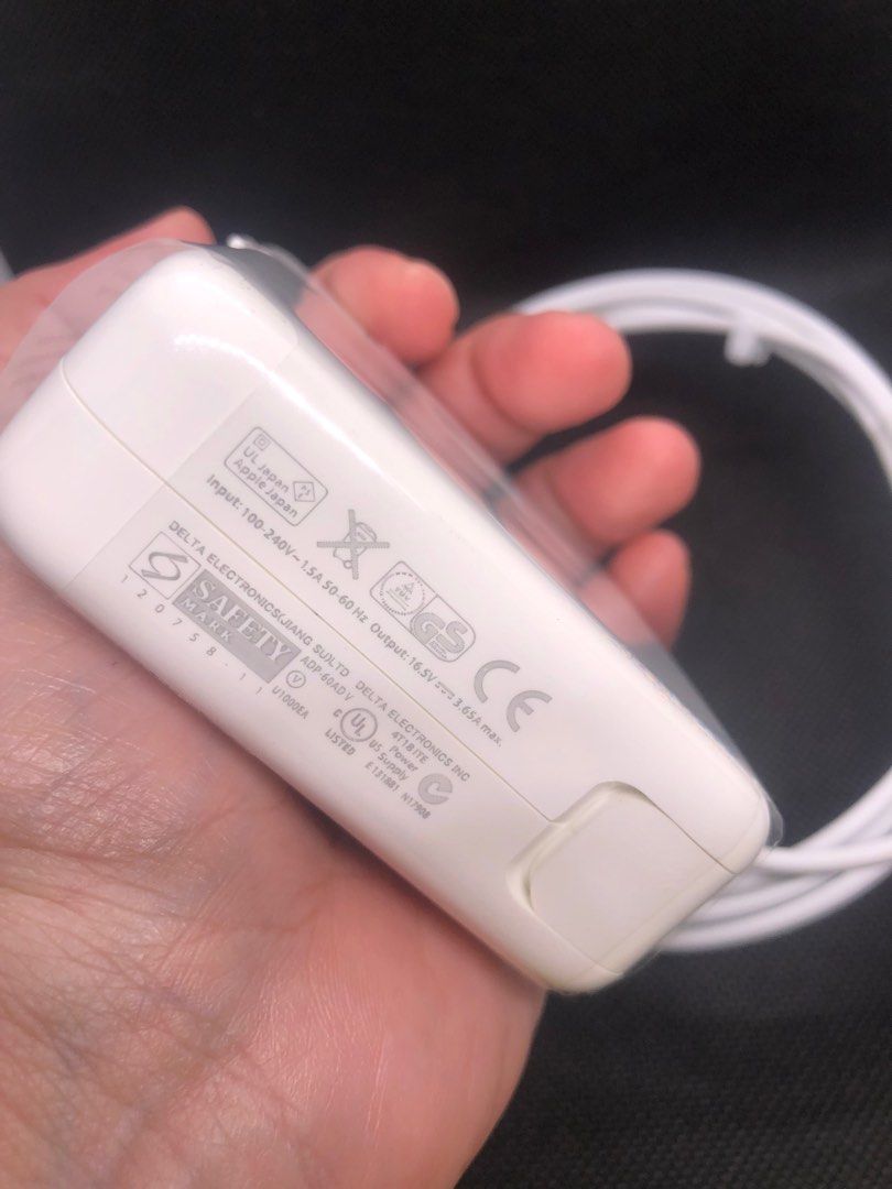 Magsafe 2 60watts T type for Macbook Charger (Category: Chargers) located in Pasig City. Submitted by lailahbeauty (Listing ID 1317935302, Image 3). Description: For sale onhand Magsafe 2 60watts T type for Macbook charger. Its a new charger and Original. For more details you can contact me directly for fast transaction. Buy now! I can shipping nationwide!.