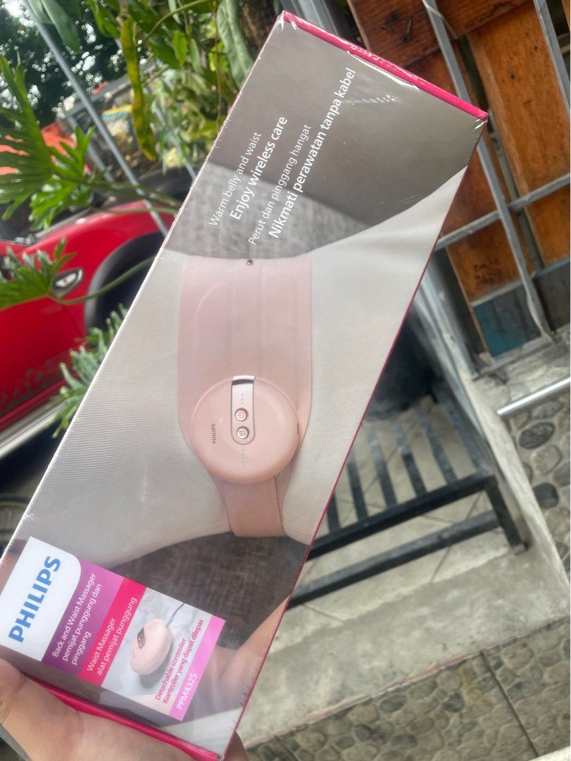 Philips Pink Waist Massager (PPM4325) (Category: Massage Devices) located in Manila. Submitted by kisshadg23 (Listing ID 1318024309, Image 1). Description: 1. 220cm² large area of hot compress, comprehensive coverage of the waist / abdomen; 2. Three free temperature control, 45-50-55 ° C three temperature adjustment, balanced heating, lasting warm waist and abdomen; 3. High-quality Lycra fabric, soft and skin-friendly easy to clean, Velcro adjust