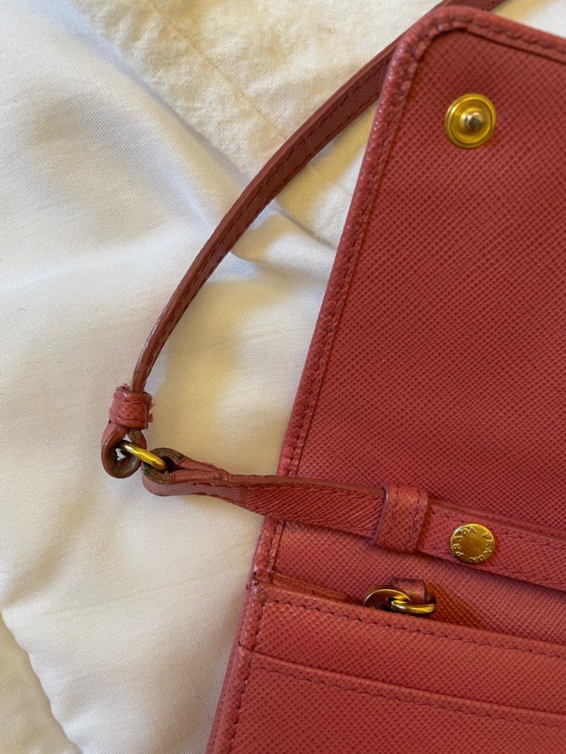 Prada 💯 (Category: Bags & Wallets) located in Kota Kinabalu. Submitted by flo_9 (Listing ID 1306274721, Image 3). Description: selling cheap, without dust bag,receipt. if you’re genuine person you can authentically sure the item is original. .