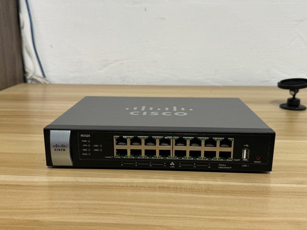 Cisco RV320/RV325 Gigabit Dual WAN VPN Router Quick Start