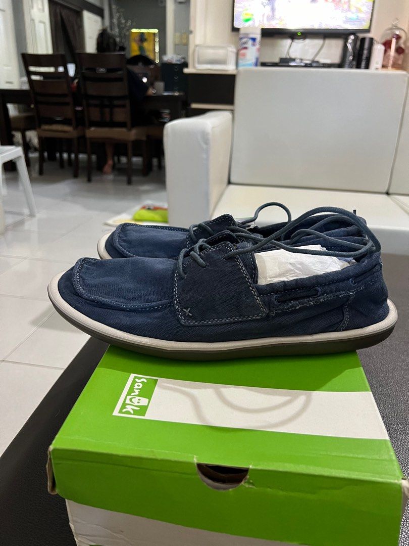 Sanuk size 11 top