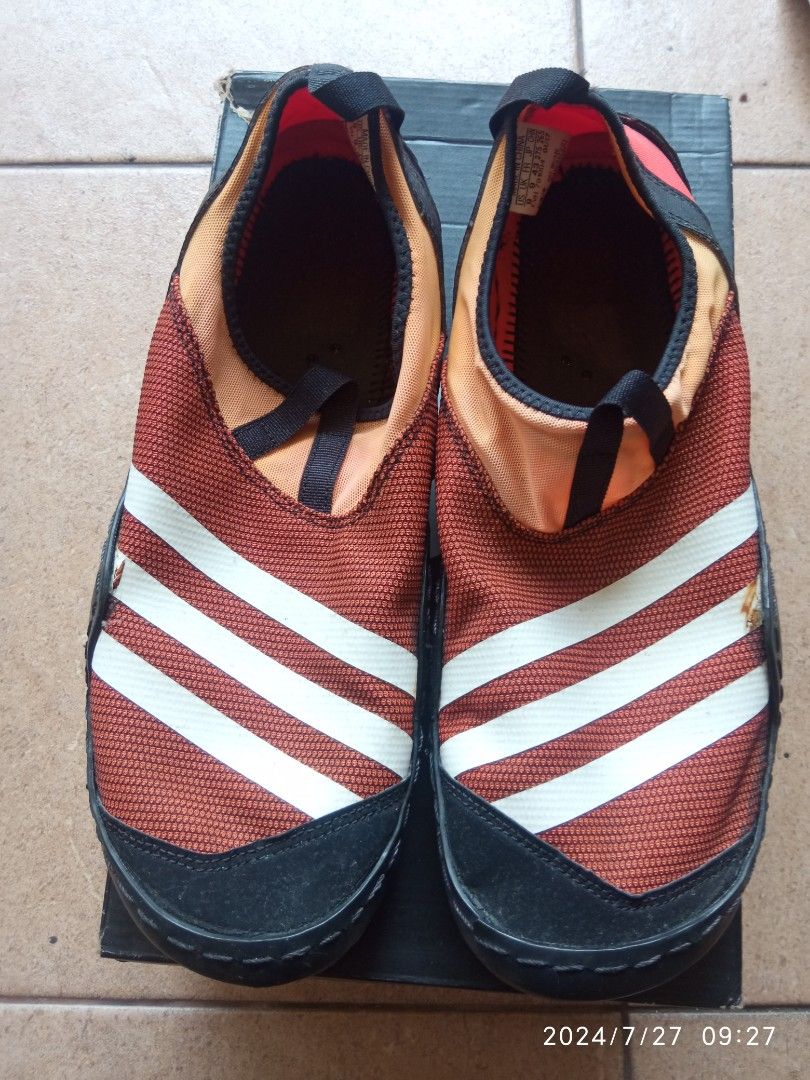 Foto sepatu adidas jawpaw top