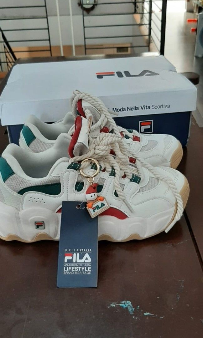 Sneakers Fila Nella ORI 1000%, Fesyen Wanita, Sepatu di Carousell