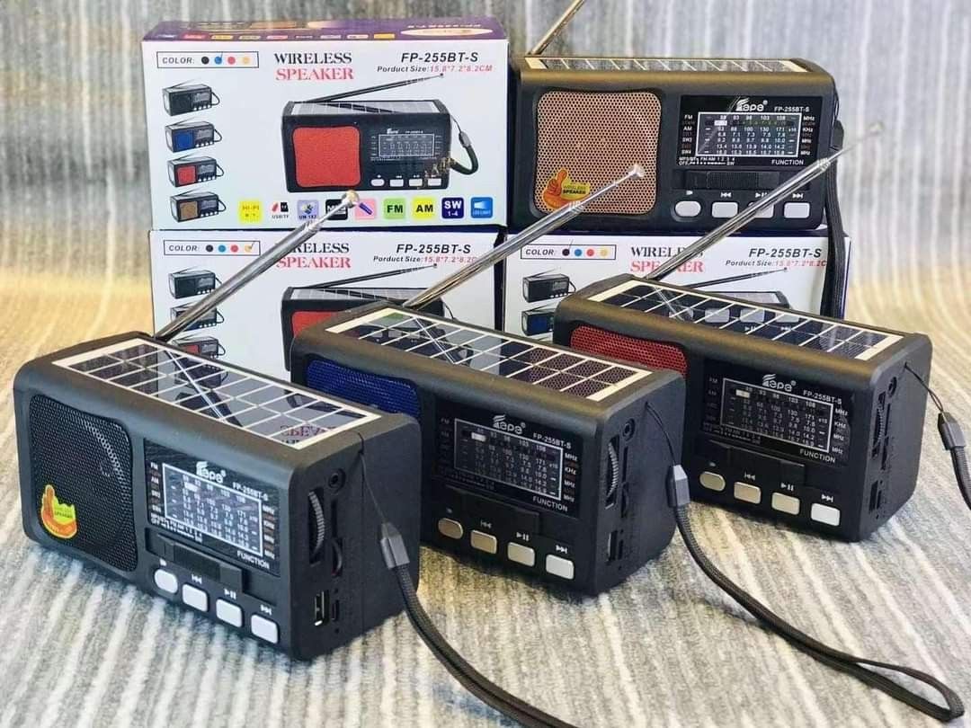 Solar Bluetooth Speaker with AM/FM/SW (Category: Soundbars, Speakers & Amplifiers) located in Mandaluyong City. Submitted by shopmla (Listing ID 1317967104, Image 3). Description: Solar Bluetooth Speaker with AM/FM/SW Php 499. 6 band Radio FP-256BT， USB/TF Card Music player With LED flashlight Blue Black Red Brown.