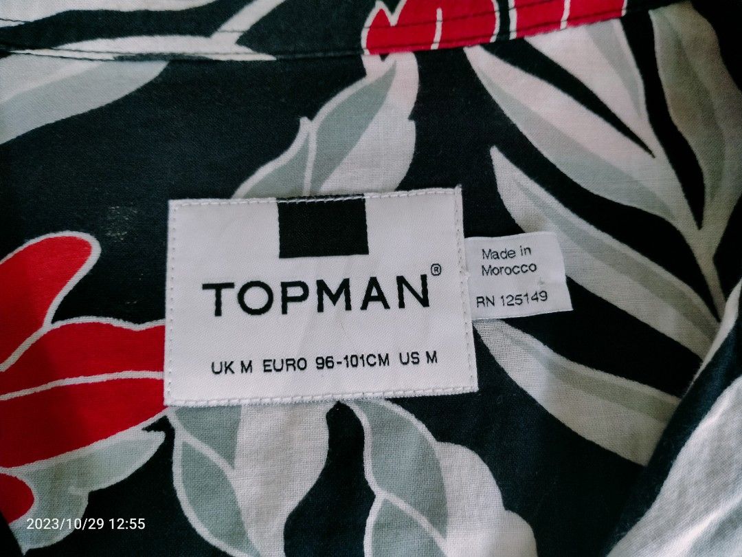 TOP MAN FLORAL POLO (Category: Tshirts & Polo Shirts ) located in Cabuyao City. Submitted by Bike_Clothing10 (Listing ID 1317880977, Image 2). Description: READ FIRST... FOR SALE: TOP MAN FLORAL POLO Excellent Condition Size L DIMES: 21X27.5 ISSUE: Small stain at the back. see attached picture. PRICE: 650 + SF PICK UP OR SHIPPING ONLY LOC: Cabuyao Laguna -NO COD/COP- 📩PM FOR INQUIRIES -Thanks-.