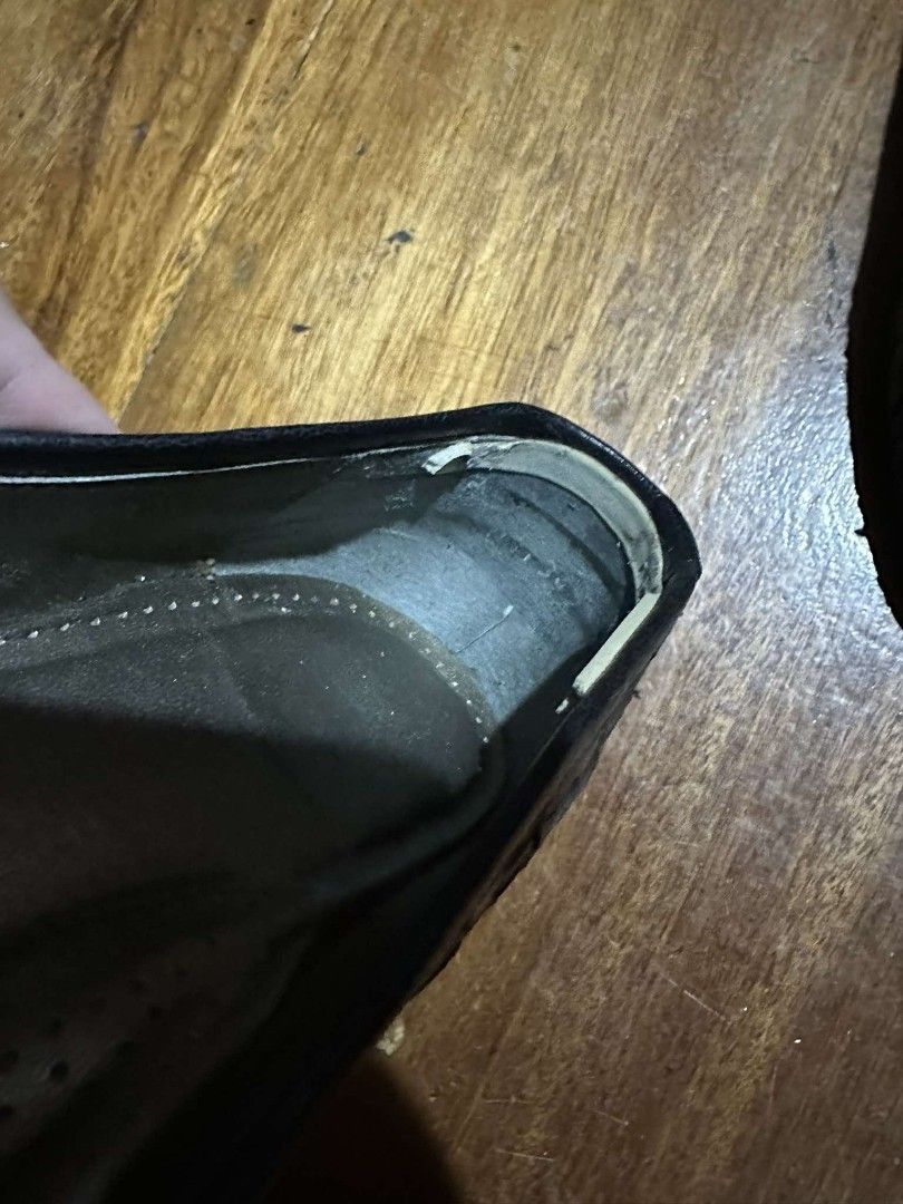 Via Venetto - Leather Heels (Category: Heels) located in Quezon City. Submitted by offthesehands (Listing ID 1318023617, Image 2). Description: Brand: Via Venetto Color: black woven design Type: genuine leather shoes Size: 5.5 US Price: 1250 Usage: slightly used, with cushion stickers on the heel RFS: Decluttering DM if interested | Will only entertain questions related to the item.