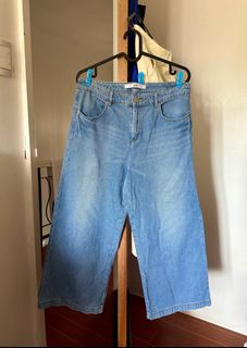 (Category: ) located in . Submitted by a_caso (Listing ID 1317959553, Image 1). Description: .