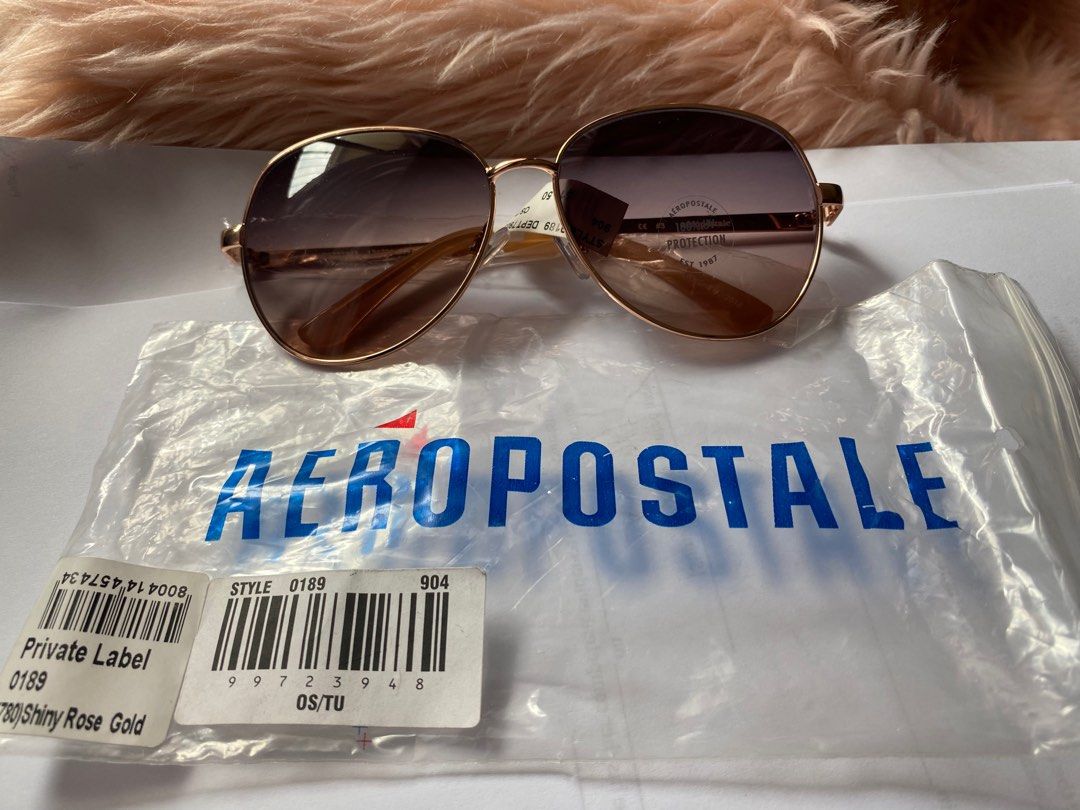Womens Rosegold Aviator sunglasses (Category: Sunglasses & Eyewear) located in Quezon City. Submitted by goodstuff_4sale (Listing ID 1317895186, Image 1). Description: NEW!! US item Aeropostale womens aviator sunglasses Rosegold meral frame 100% UV protection plastic only, doesnt come with case Gcash grab lalamove jrs j&t.