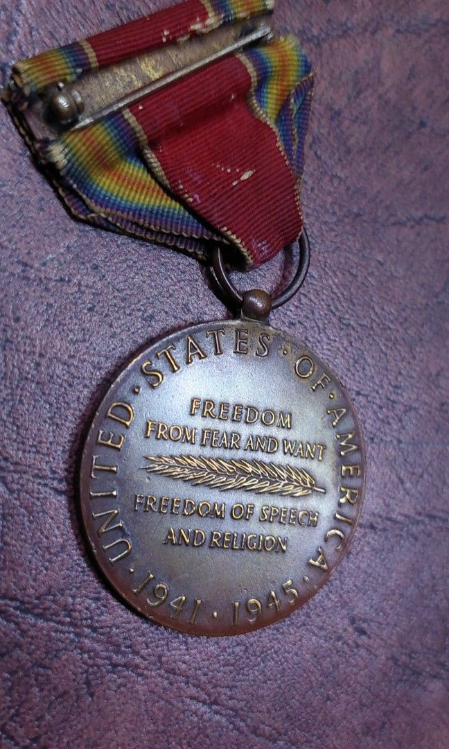 World war 2 pendant (Category: Vintage Collectibles) located in Caloocan City. Submitted by thegreat. (Listing ID 1317882387, Image 2). Description: collectible item 1941 1945 united state of america.