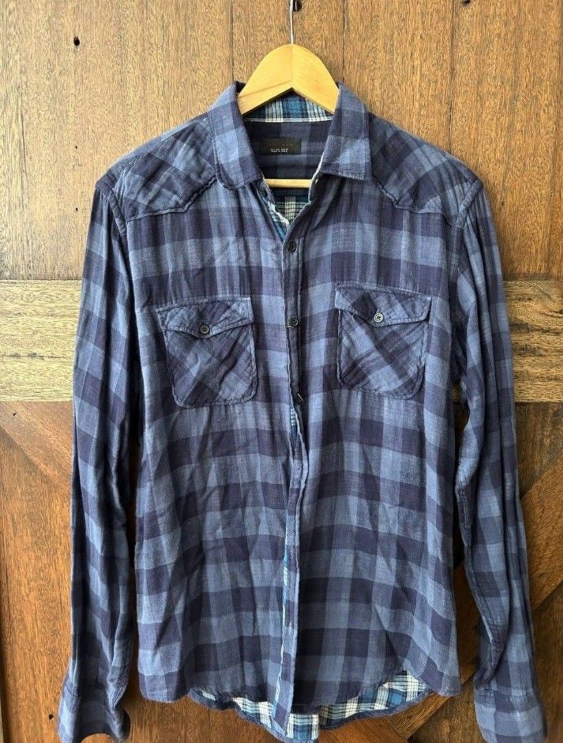 ZARA Blue Plaid Long Sleeves (Category: Tshirts & Polo Shirts ) located in Pasig City. Submitted by dijos (Listing ID 1317898056, Image 1). Description: Brand: ZARA MAN Color: Blue Plaid Size: Large Condition: 8/10.