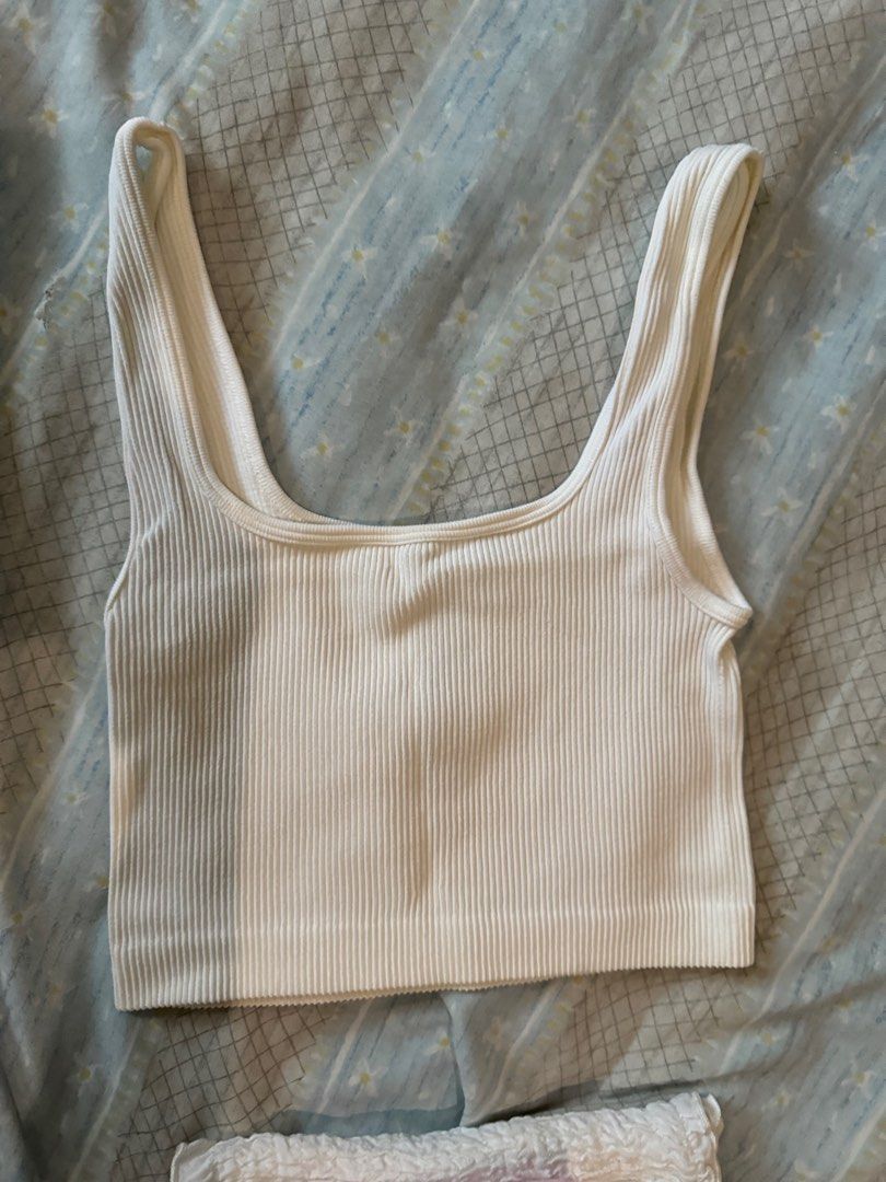 ZARA white tank top sleeveless (Category: Sleeveless) located in Manila. Submitted by mariedln (Listing ID 1317947200, Image 1). Description: RFS: declutter.
