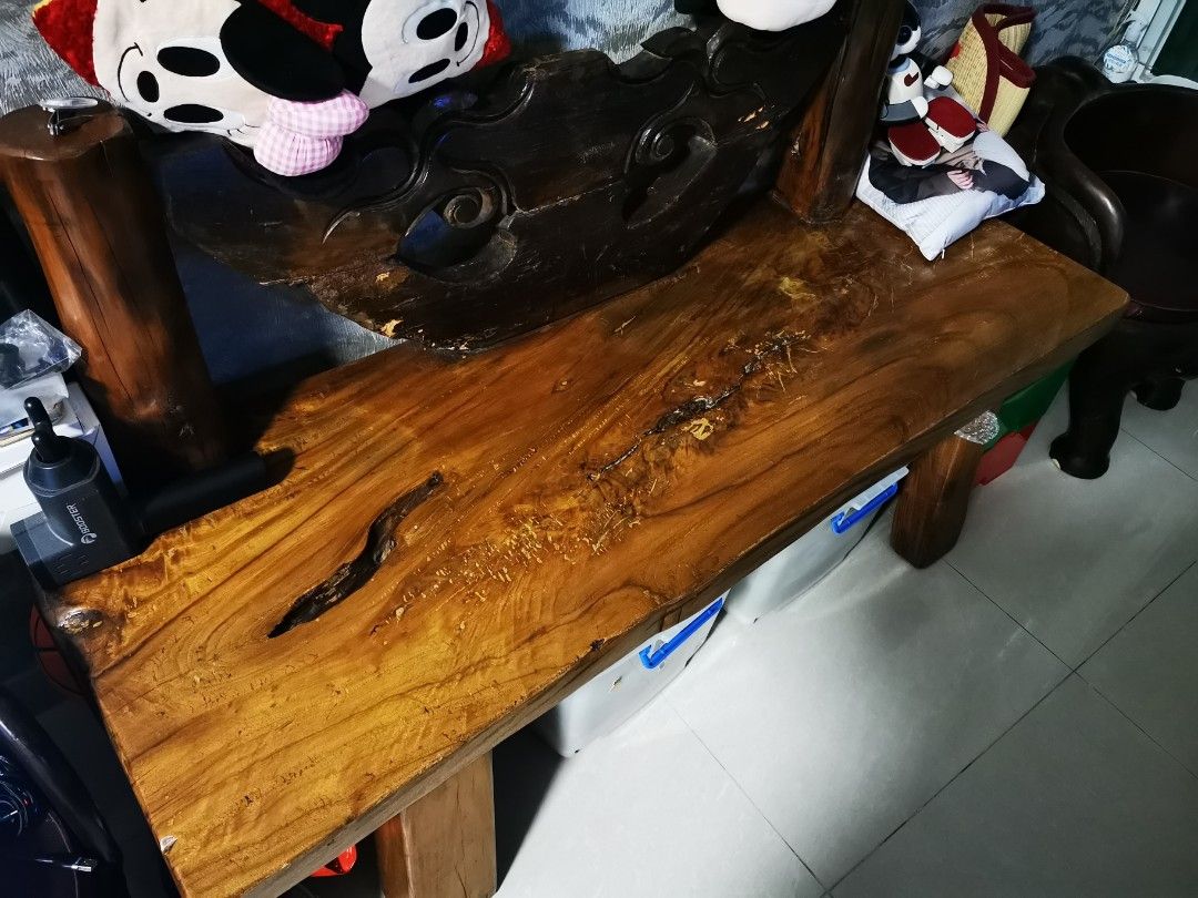 古董傢俬 （分類：椅子）位於 Hong Kong。 由 yuiyuing0702 提交（商品編號 1322800389，圖片 3）。簡介： 搬屋出讓 樟木長櫈，長150cm, 深 60cm, 地下到坐位高計48cm，$2000 象櫈，闊54cm, 深64cm, 地下到坐位高計40cm, $5000 一張，共兩張。 以上傢俬極重，象櫈基本上一个人是提不起離地，敬希注意，有意者需自行安排搬運，謝謝。