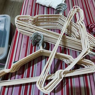 (Category: ) located in . Submitted by inthenameofdecluttering (Listing ID 1322794863, Image 1). Description: .